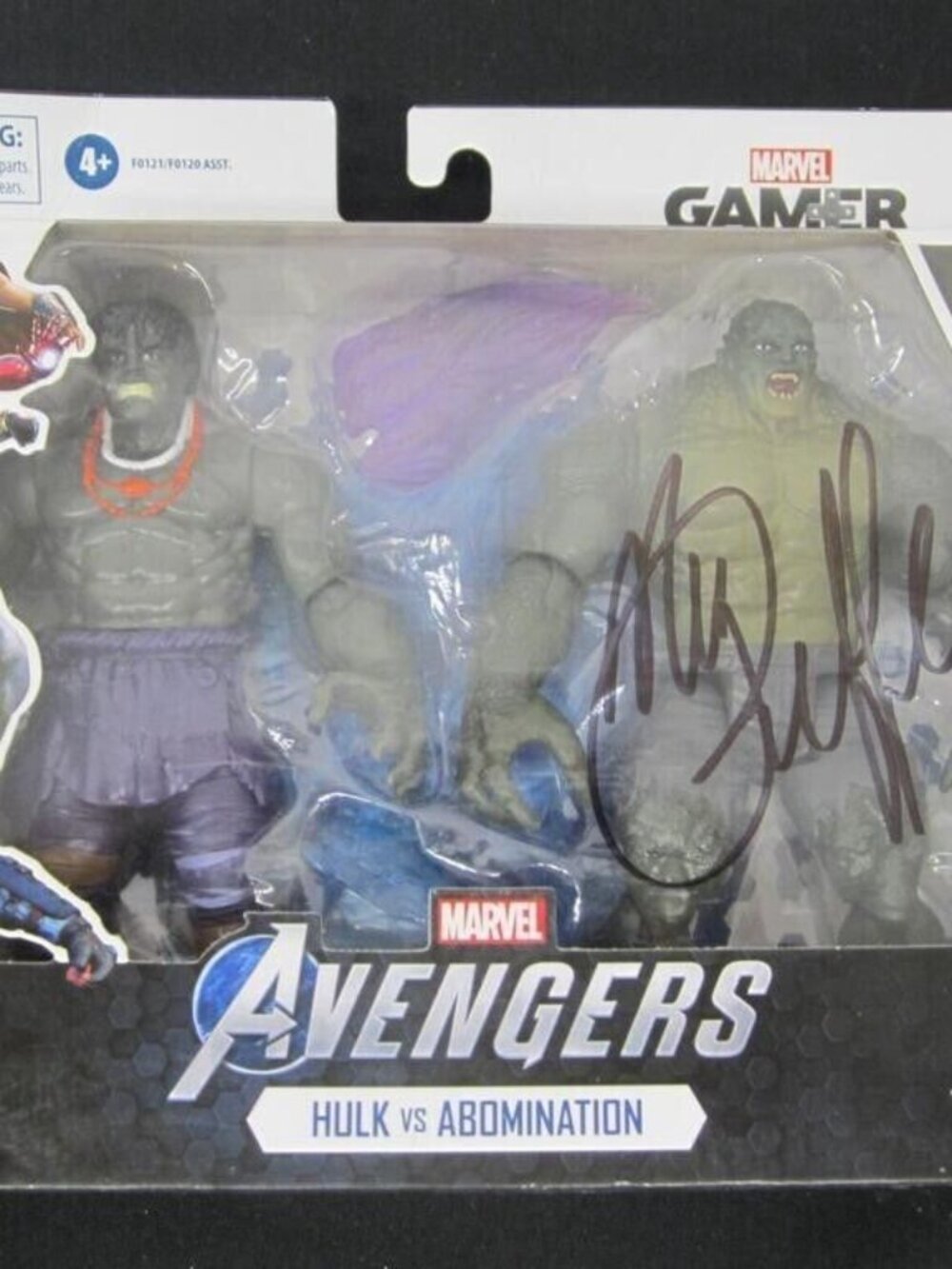 Mark Ruffalo signed The Avengers Hasbro Marvel Gamerverse Hulk Vs. Abomination